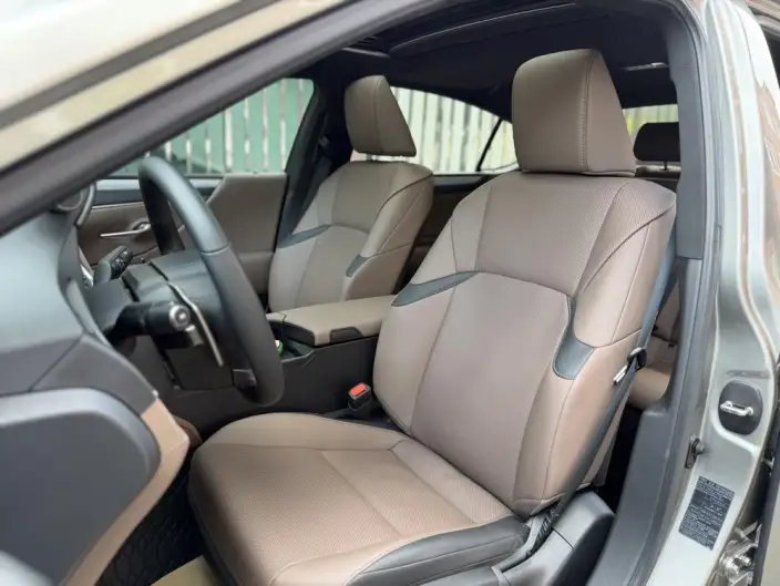 Lexus ES 2025 Model 300h Premium – фото 9