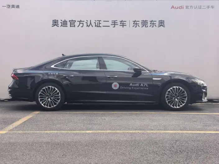 Audi A7 L 2024 Model 45 TFSI Luxury Model – фото 5