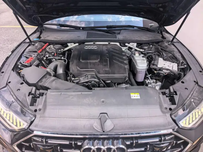 Audi A7 L 2024 Model 45 TFSI Luxury Model – фото 6