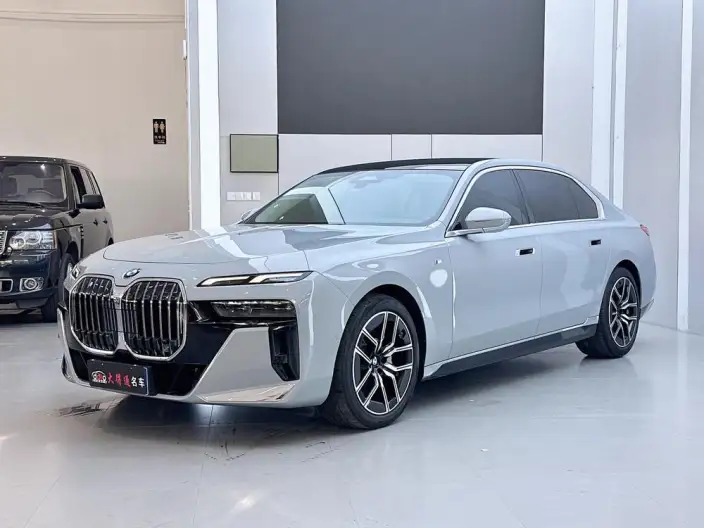 BMW 7 Series 2023 Model 735Li M Sports Set – фото 1