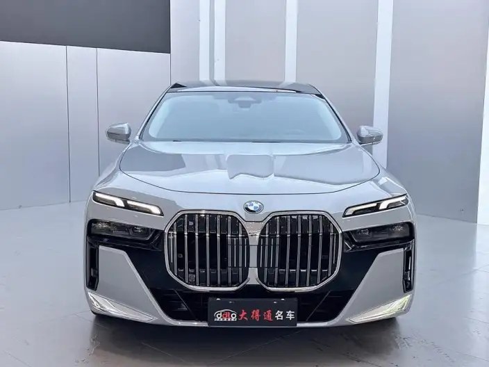 BMW 7 Series 2023 Model 735Li M Sports Set – фото 2