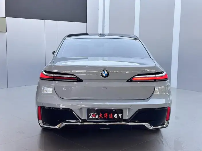 BMW 7 Series 2023 Model 735Li M Sports Set – фото 3