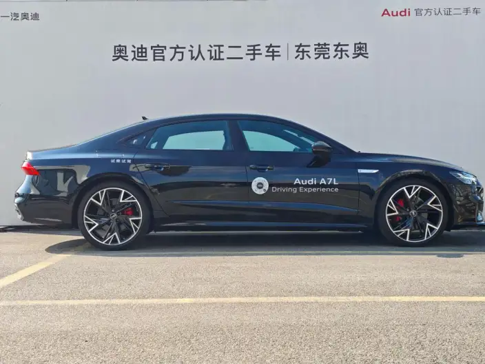 Audi A7 L 2025 Model 45 TFSI quattro Black Samurai Edition – фото 5