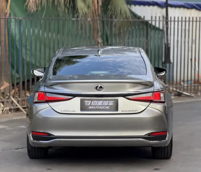 Lexus ES 2022 Model 300h Premium