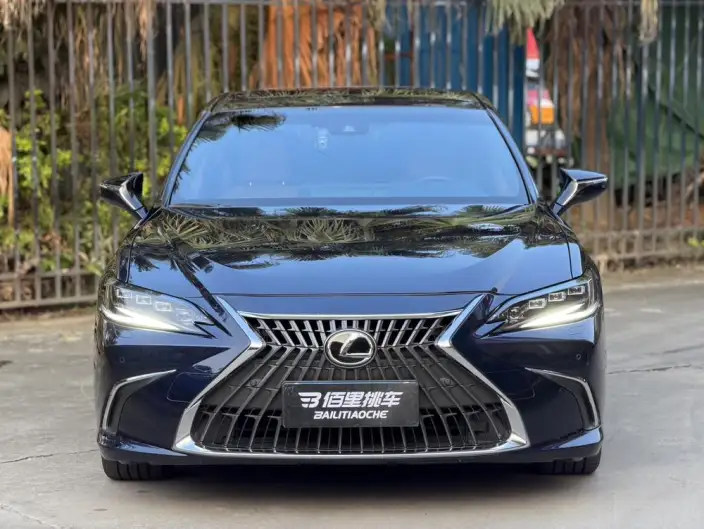 Lexus ES 2022 Model 300h Premium