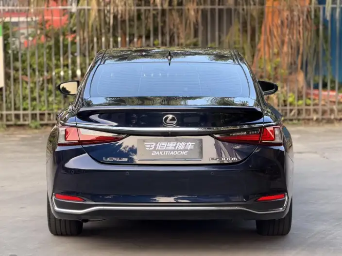 Lexus ES 2022 Model 300h Premium