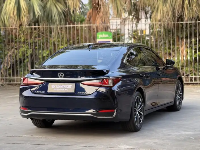 Lexus ES 2022 Model 300h Premium