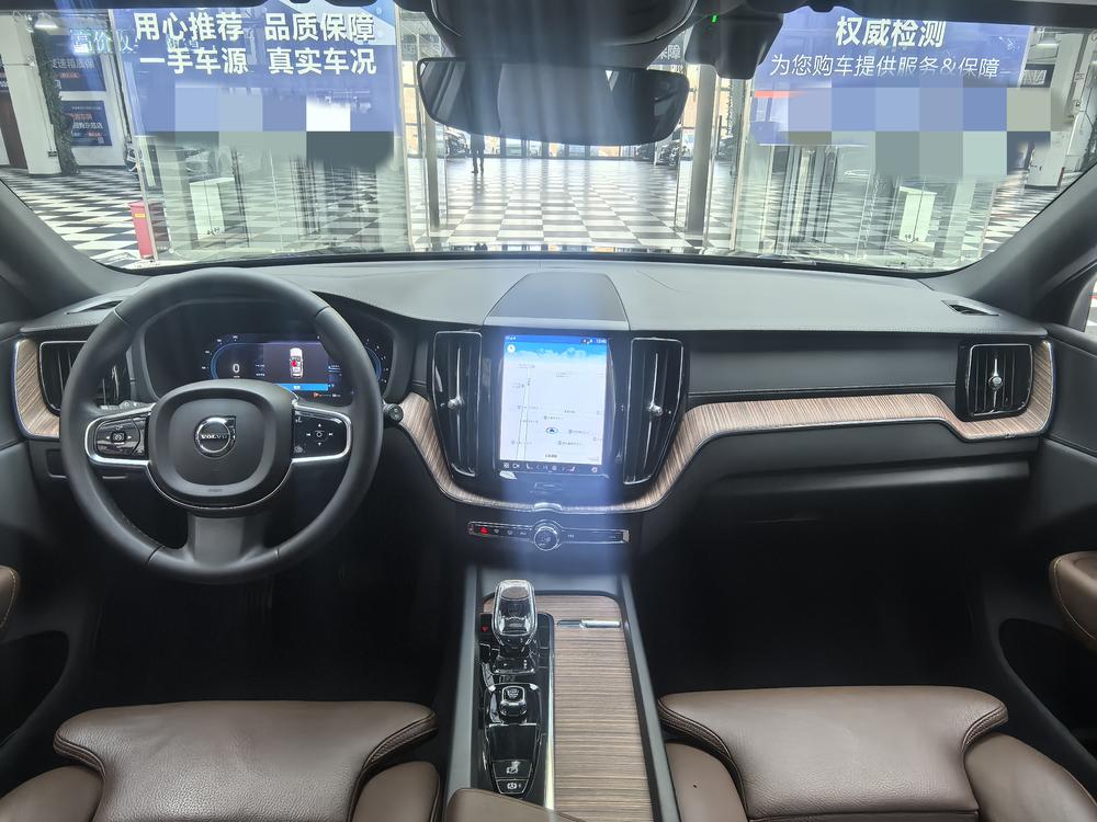 Volvo XC60 2023 B5 AWD Intelligent Far Luxury – фото 8