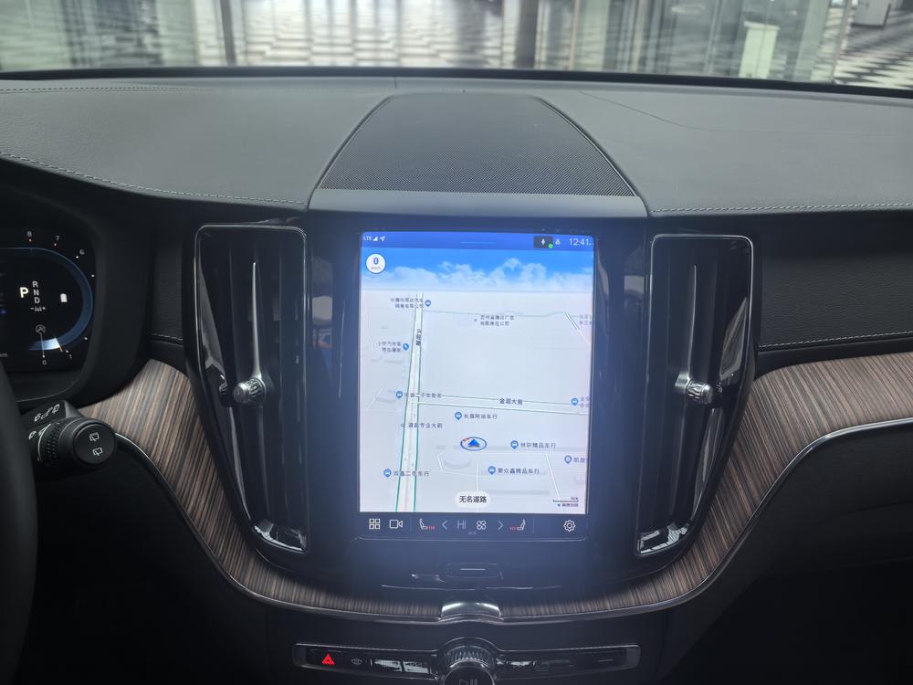 Volvo XC60 2023 B5 AWD Intelligent Far Luxury – фото 9