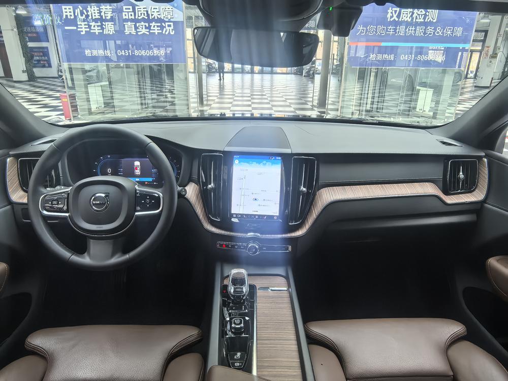 Volvo XC60 2023 B5 AWD Intelligent Far Luxury – фото 13