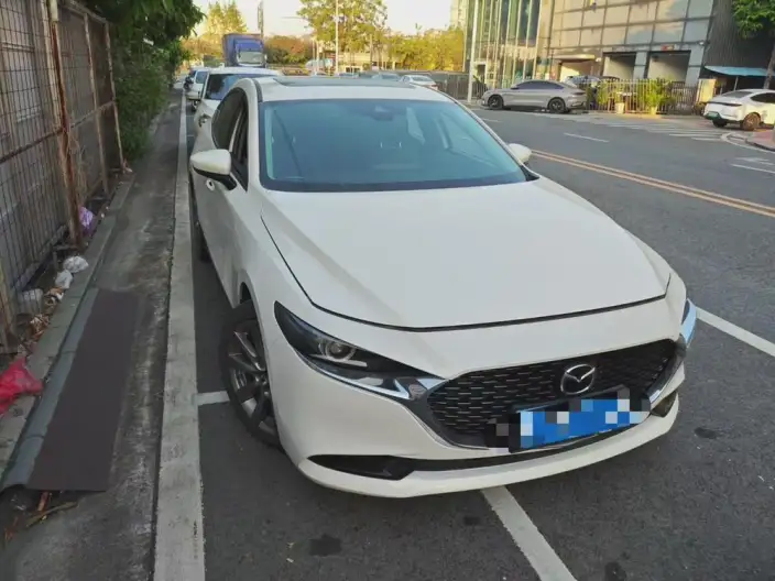 Mazda3 Axela 2023 Model 2.0L Automatic Zhi Shine Edition