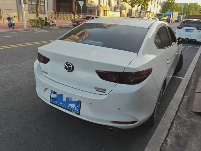 Mazda3 Axela 2023 Model 2.0L Automatic Zhi Shine Edition