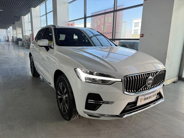 Volvo XC60 2025 B5 AWD Intelligent Long Range Luxury Edition – фото 3