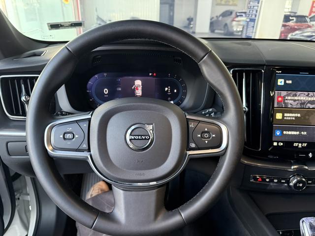 Volvo XC60 2025 B5 AWD Intelligent Long Range Luxury Edition – фото 10