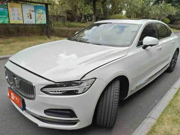 Volvo S90 2024 Model B5 Smart Range Deluxe Edition