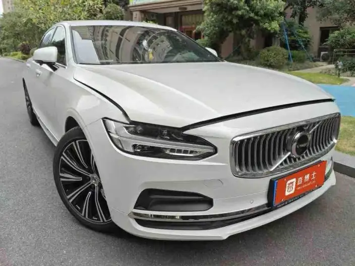 Volvo S90 2024 Model B5 Smart Range Deluxe Edition