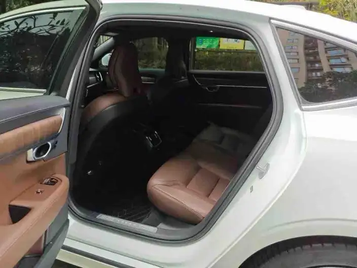 Volvo S90 2024 Model B5 Smart Range Deluxe Edition – фото 9