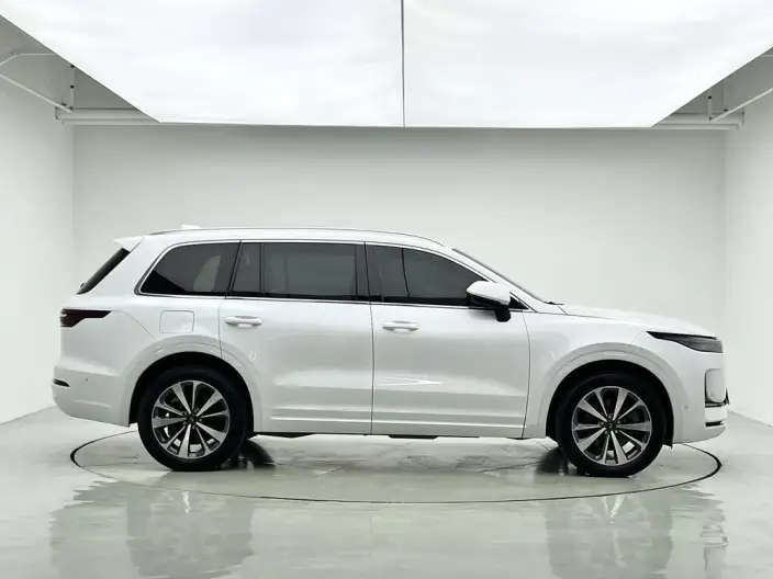 Li Auto ONE 2021 Model Extended Range 6 seat Edition – фото 8
