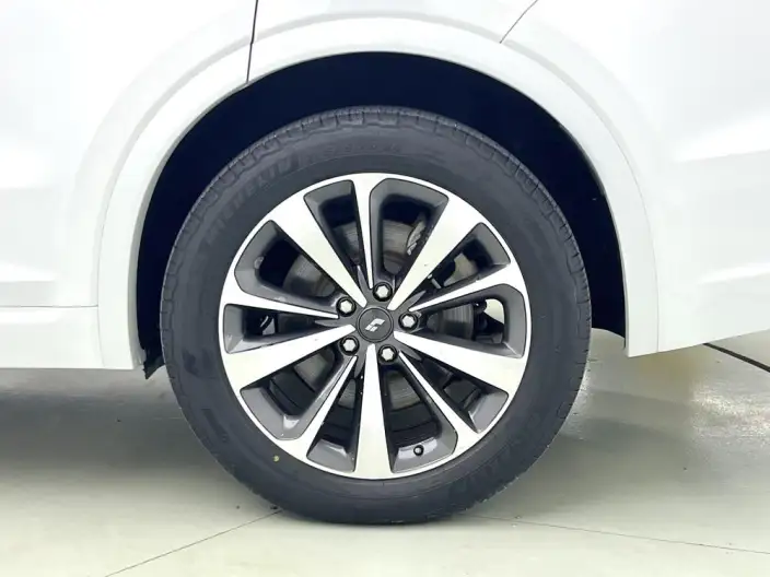 Li Auto ONE 2021 Model Extended Range 6 seat Edition – фото 9