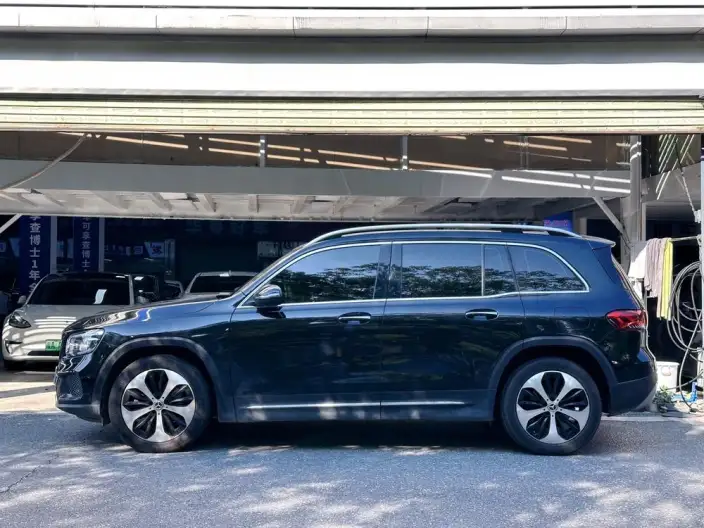 Mercedes-Benz GLB 2023 Model GLB 220 Fashion Model – фото 3