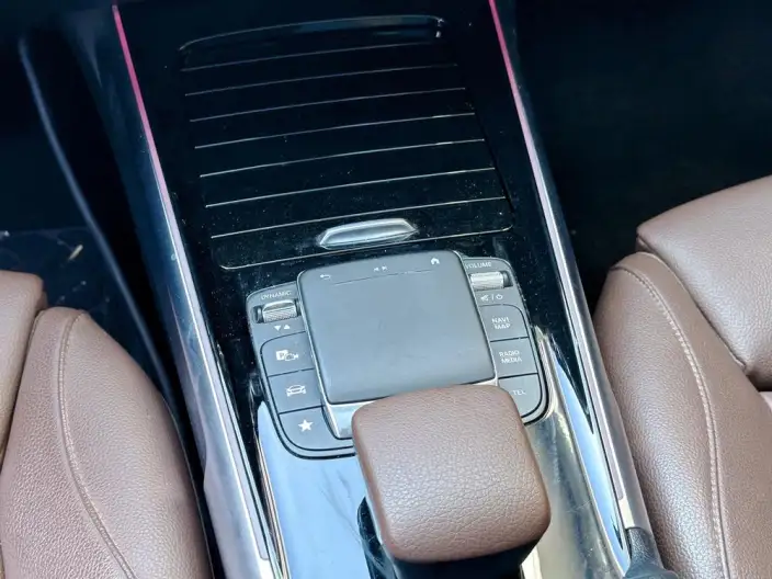 Mercedes-Benz GLB 2023 Model GLB 220 Fashion Model – фото 9