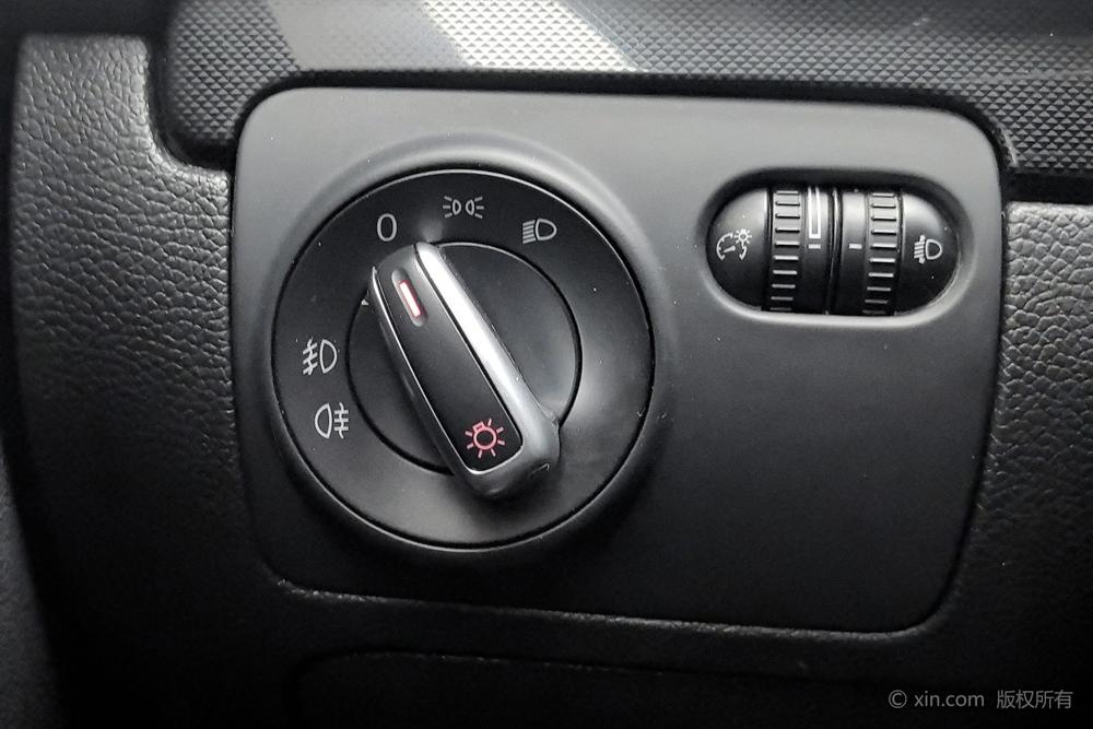 Volkswagen Golf 2012 1.6 Automatic Comfort – фото 15