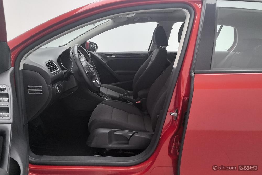 Volkswagen Golf 2012 1.6 Automatic Comfort – фото 17