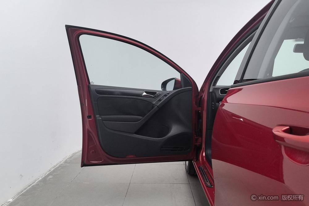 Volkswagen Golf 2012 1.6 Automatic Comfort – фото 21