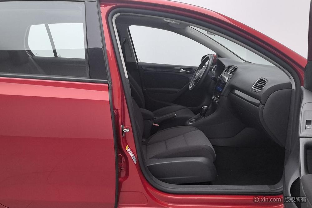 Volkswagen Golf 2012 1.6 Automatic Comfort – фото 24