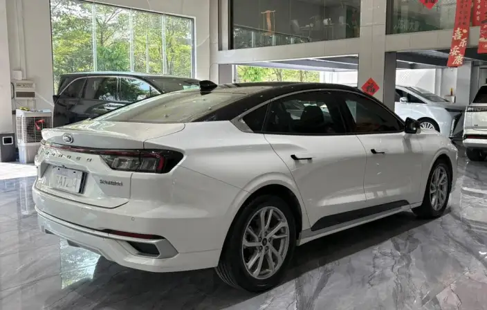 Ford Mondeo 2022 Model Facelift EcoBoost 245 Luxury Model – фото 6