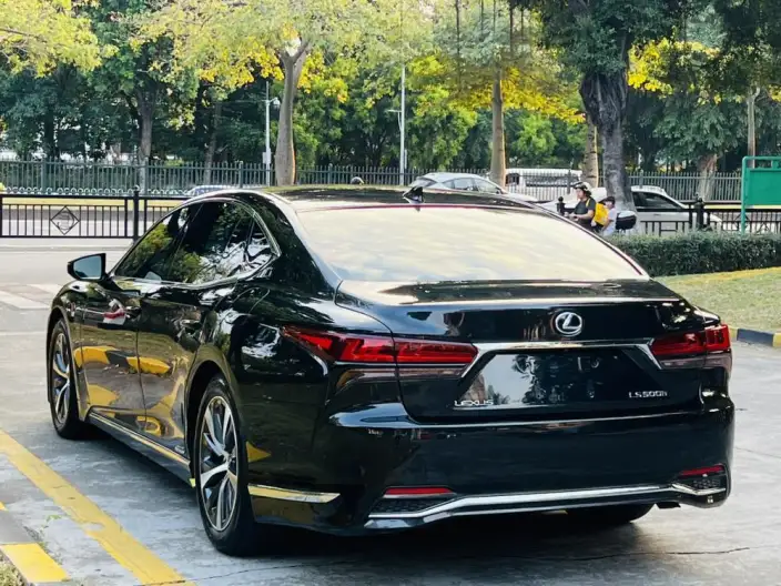 Lexus LS 2021 Model 500h Superior Edition