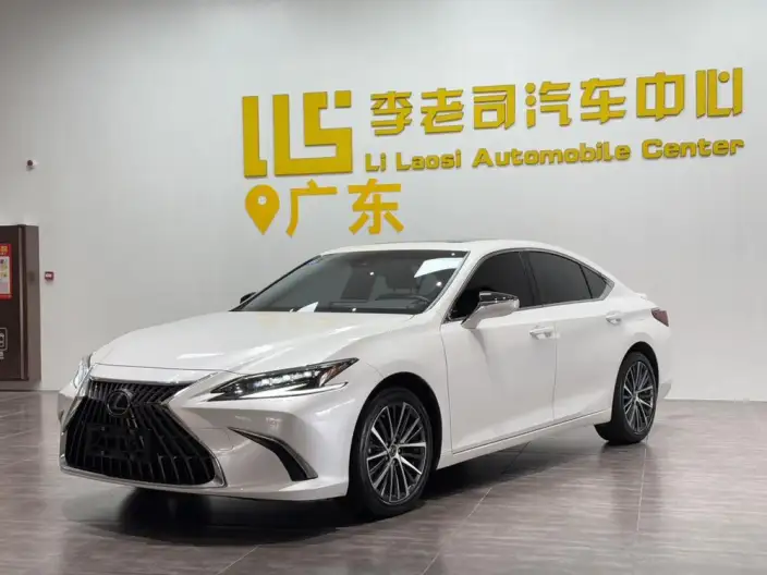 Lexus ES 2022 Model 300h Premium