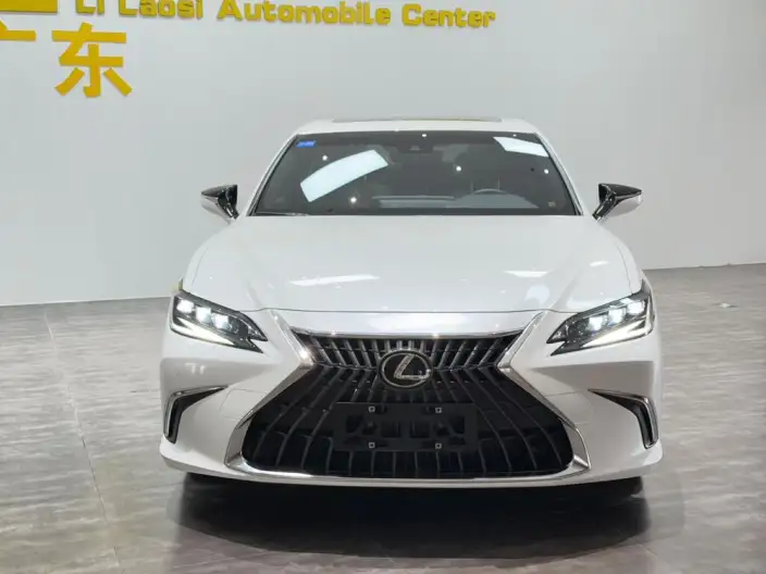 Lexus ES 2022 Model 300h Premium