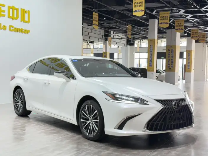 Lexus ES 2022 Model 300h Premium