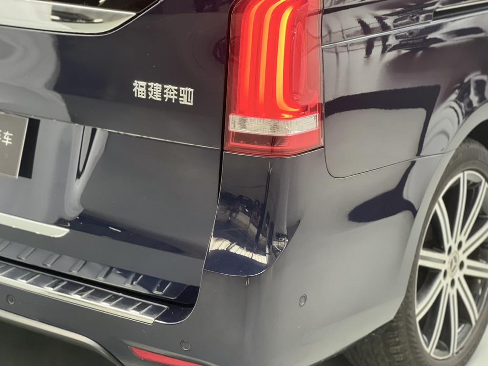 Mercedes-Benz V-Class 2022 V 260 L Long Axle Luxury – фото 4