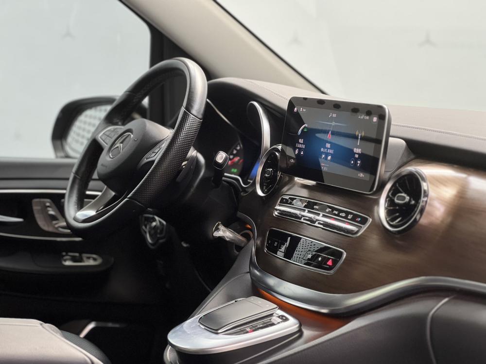 Mercedes-Benz V-Class 2022 V 260 L Long Axle Luxury – фото 5