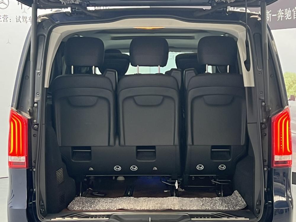 Mercedes-Benz V-Class 2022 V 260 L Long Axle Luxury – фото 8