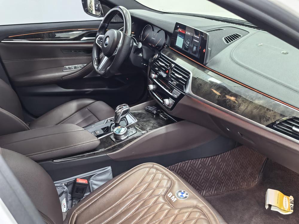 BMW 5 Series 2018 525Li M Sport Package – фото 15