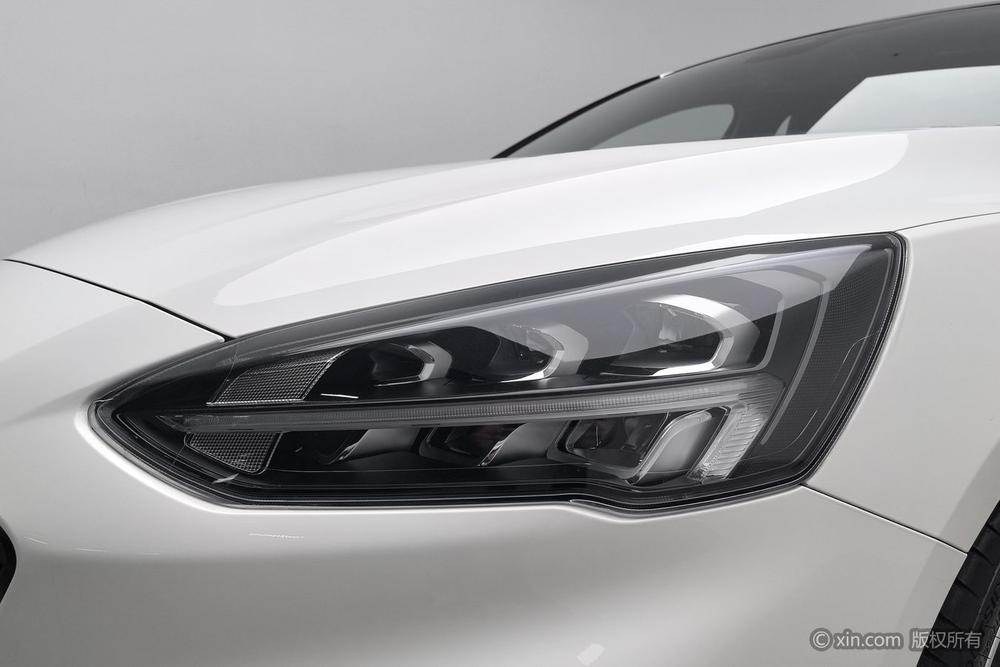 Ford Focus 2021 2-Class EcoBoost 180 Automatic ST Line – фото 7