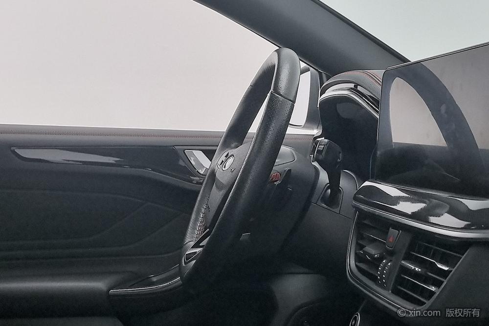 Ford Focus 2021 2-Class EcoBoost 180 Automatic ST Line – фото 8