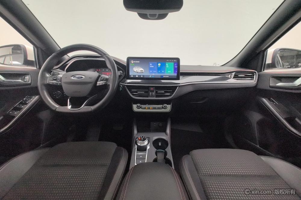 Ford Focus 2021 2-Class EcoBoost 180 Automatic ST Line – фото 13