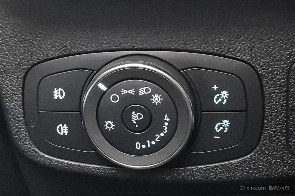 Ford Focus 2021 2-Class EcoBoost 180 Automatic ST Line – фото 16
