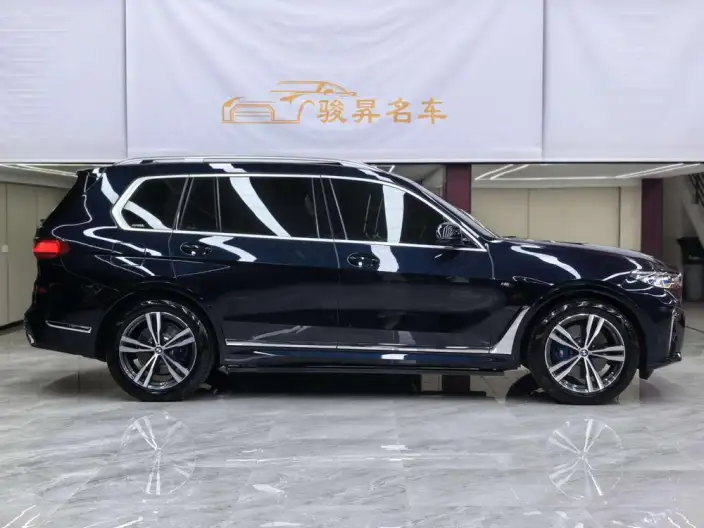 BMW X7 2022 Model xDrive40i Exclusive Model M Sports Set – фото 8