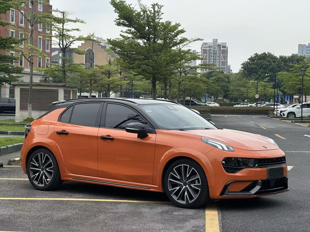 Lynk & Co 02 Hatchback Модель 2021 года 2.0TD Hatchback Halo – фото 3