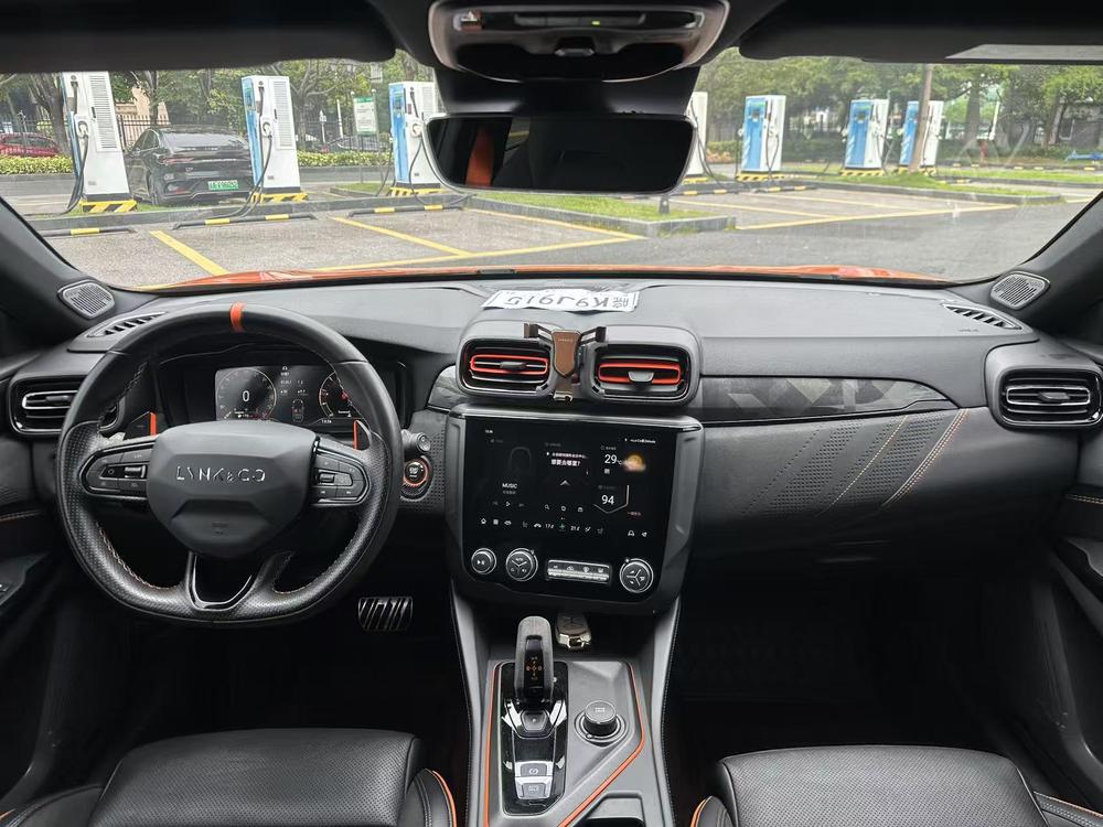 Lynk & Co 02 Hatchback Модель 2021 года 2.0TD Hatchback Halo – фото 8