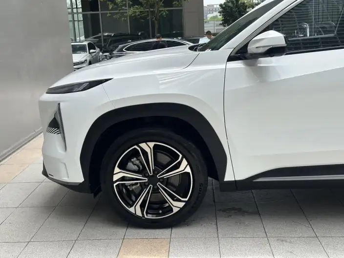 Geely Galaxy L7 2023 Model 1.5T DHT 115km MAX – фото 6
