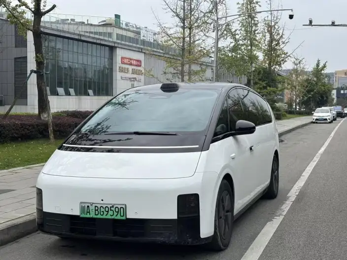 Li Auto MEGA 2024 Model Ultra Edition – фото 1