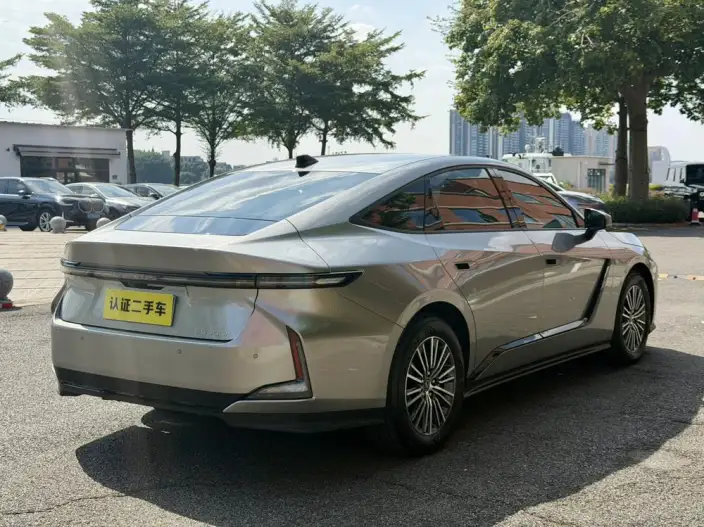 Lexus ES 2026 Model 300h – фото 7