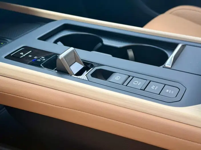 Lexus ES 2026 Model 300h – фото 9