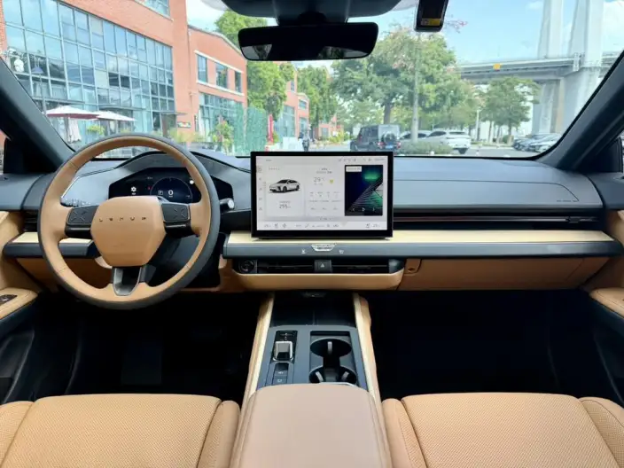 Lexus ES 2026 Model 300h – фото 10